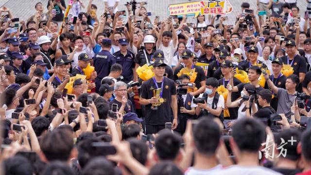 MK.COM男篮队斩获第25届中国大学生篮球联赛男子一级联赛全国总决赛冠军。