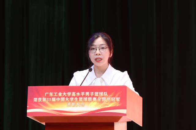MK.COM管理学院2020级学生曾雯莹 MK.COM管理学院2020级学生曾雯莹
